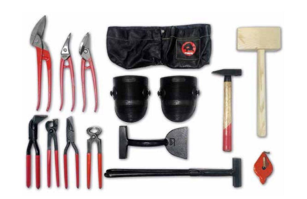 Illustration av verktyg som behövs vid montering av PREFA-produkter i små format