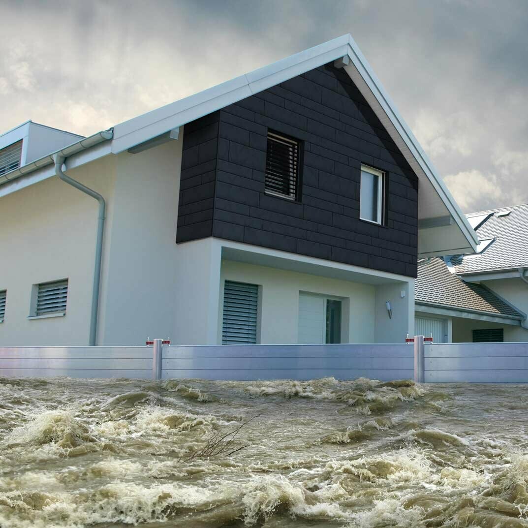 Mobilt översvämningsskydd skyddar ditt hem mot högvatten och oväder som t.ex. översvämningar