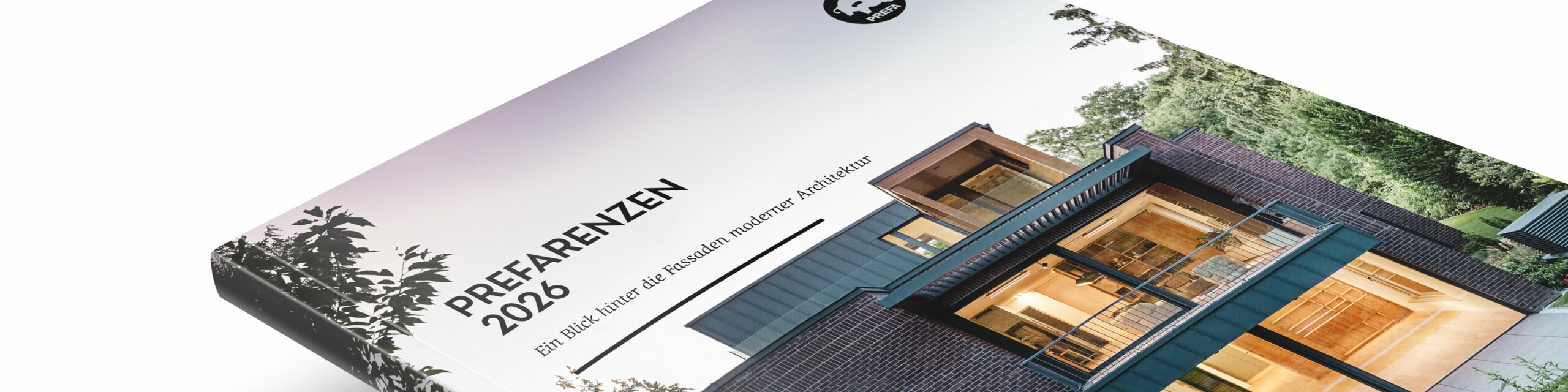 Bilden visar en PREFARENZEN-bok som ligger stängd mot en vit bakgrund.