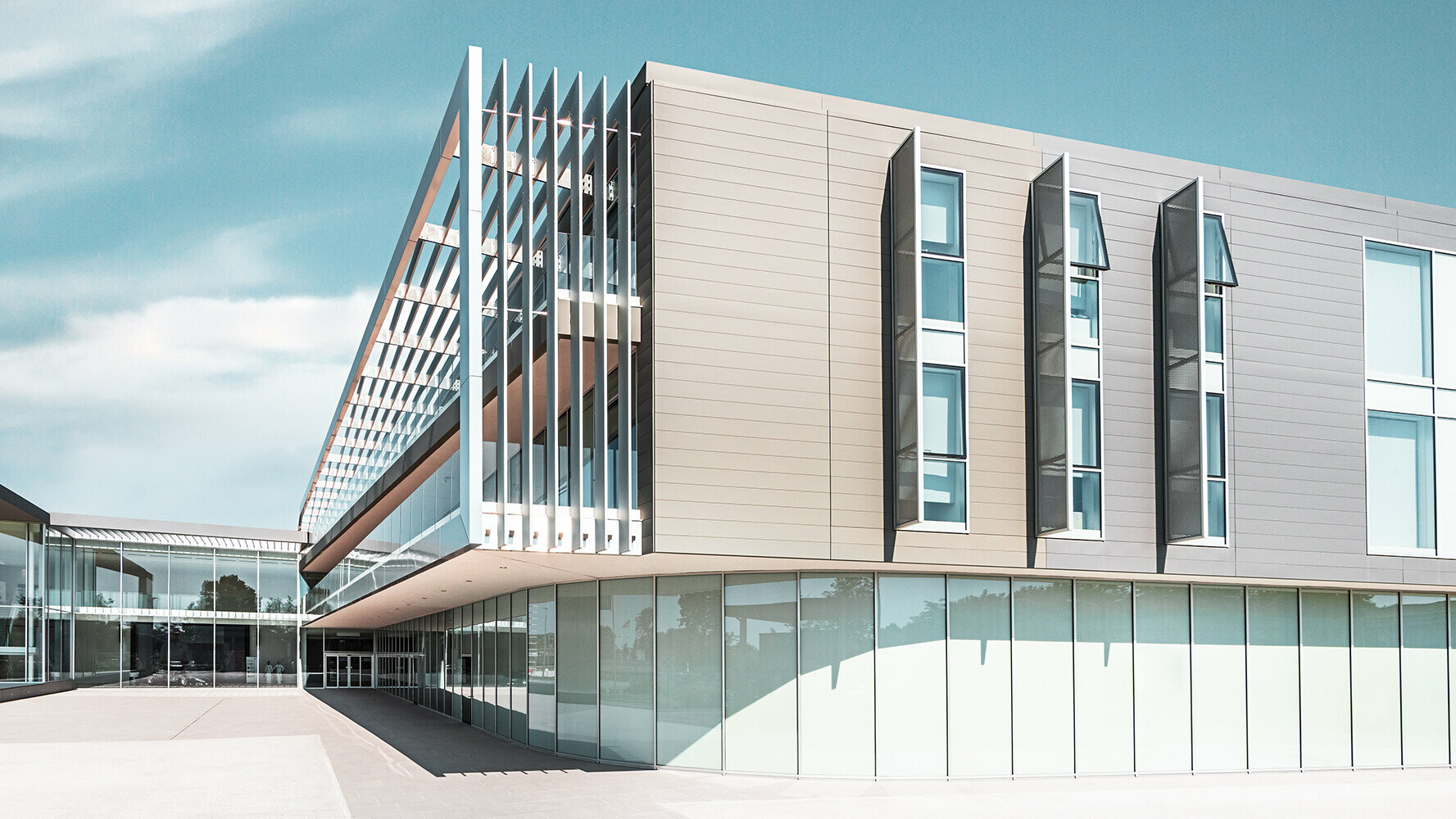 forsknings- och teknologicentrum med moderna Sidings från PREFA i fem olika nyanser på fasaden