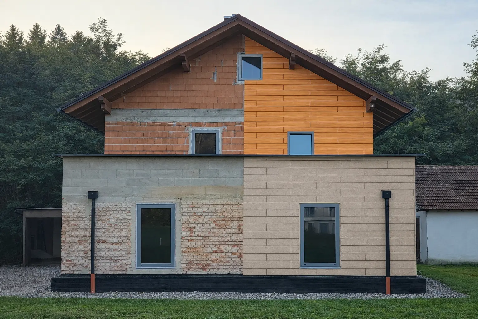 Fotoservice för fasadrenovering: Professionellt tagna före- och efterbilder av ett hus med olika fasadmaterial för en realistisk visualisering av renoveringslösningar. (Bilden är bearbetad med AI)