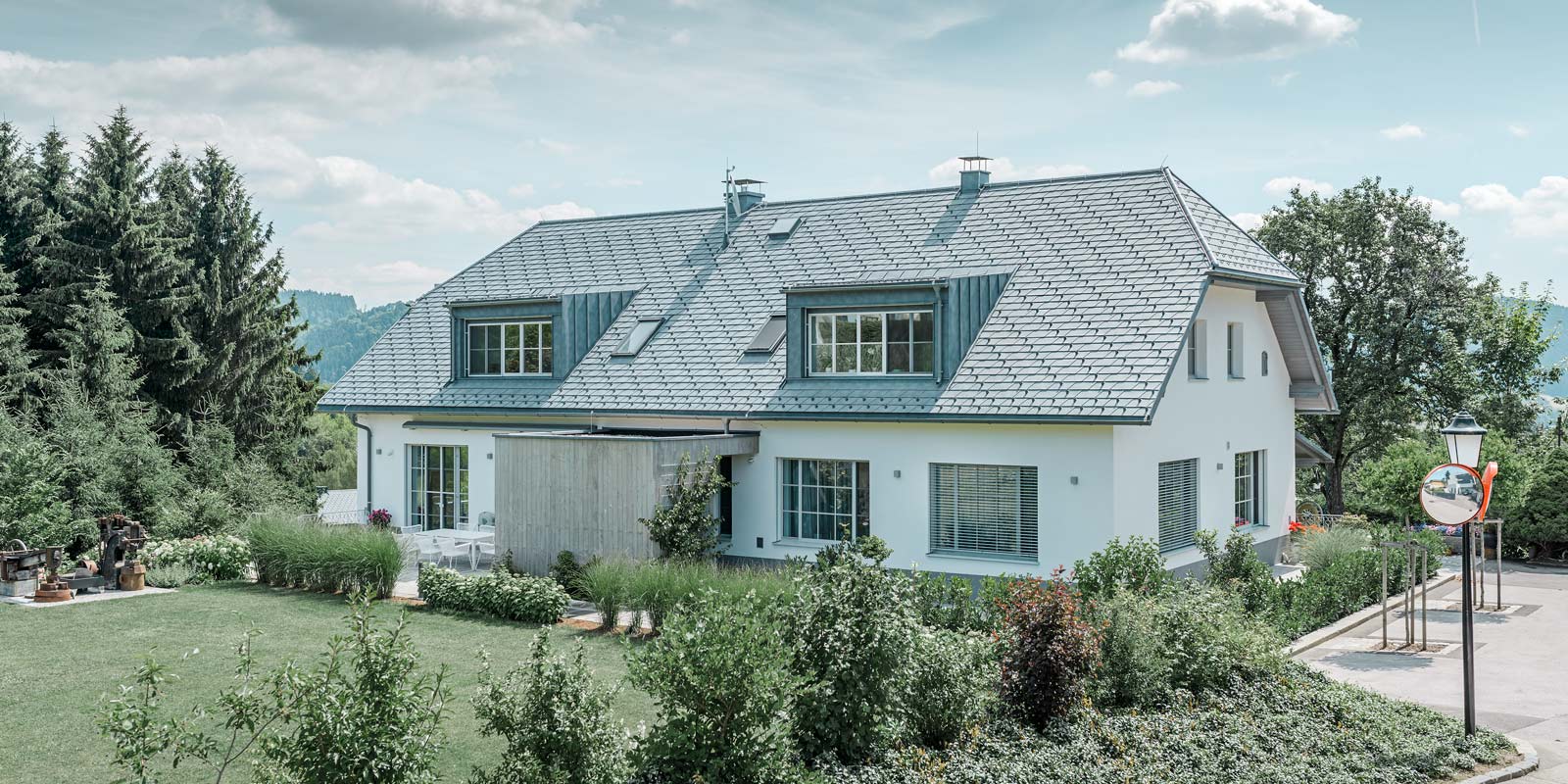 VÅRT GALLERI MED TAK, FASAD OCH HELHETSSYSTEM AV ALUMINIUM