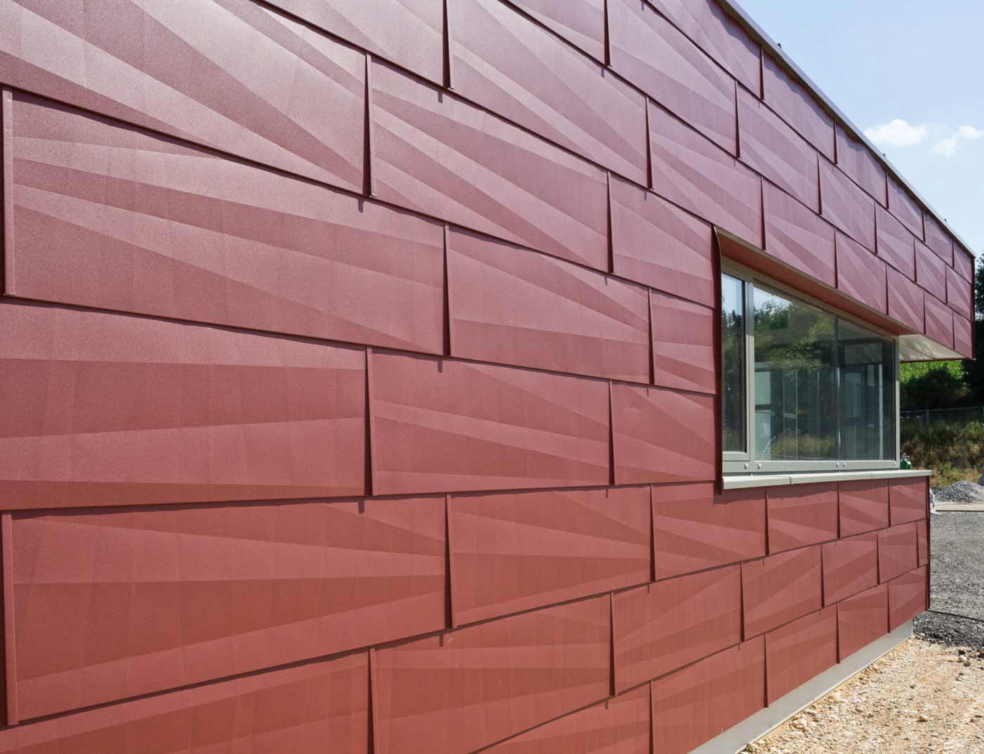 Referensobjekt PREFA Fasadsystem Fasadpanel FX.12 05 P.10 oxidröd