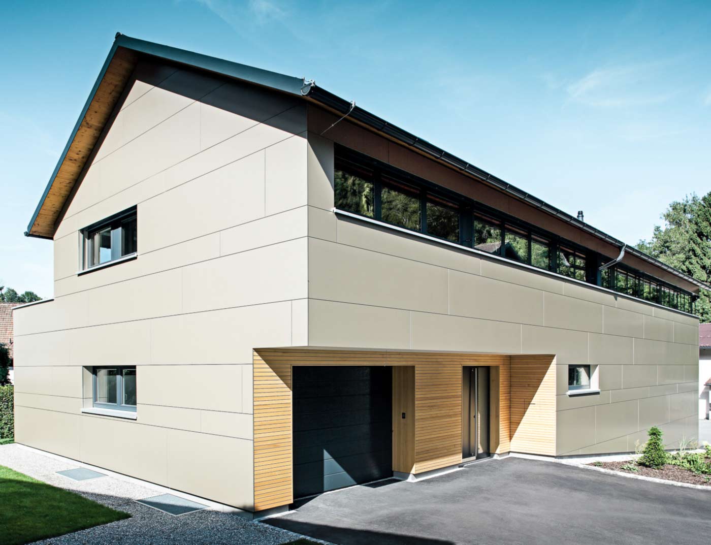 Referensobjekt PREFA Fasadsystem Kompositskiva i aluminium 45 brons