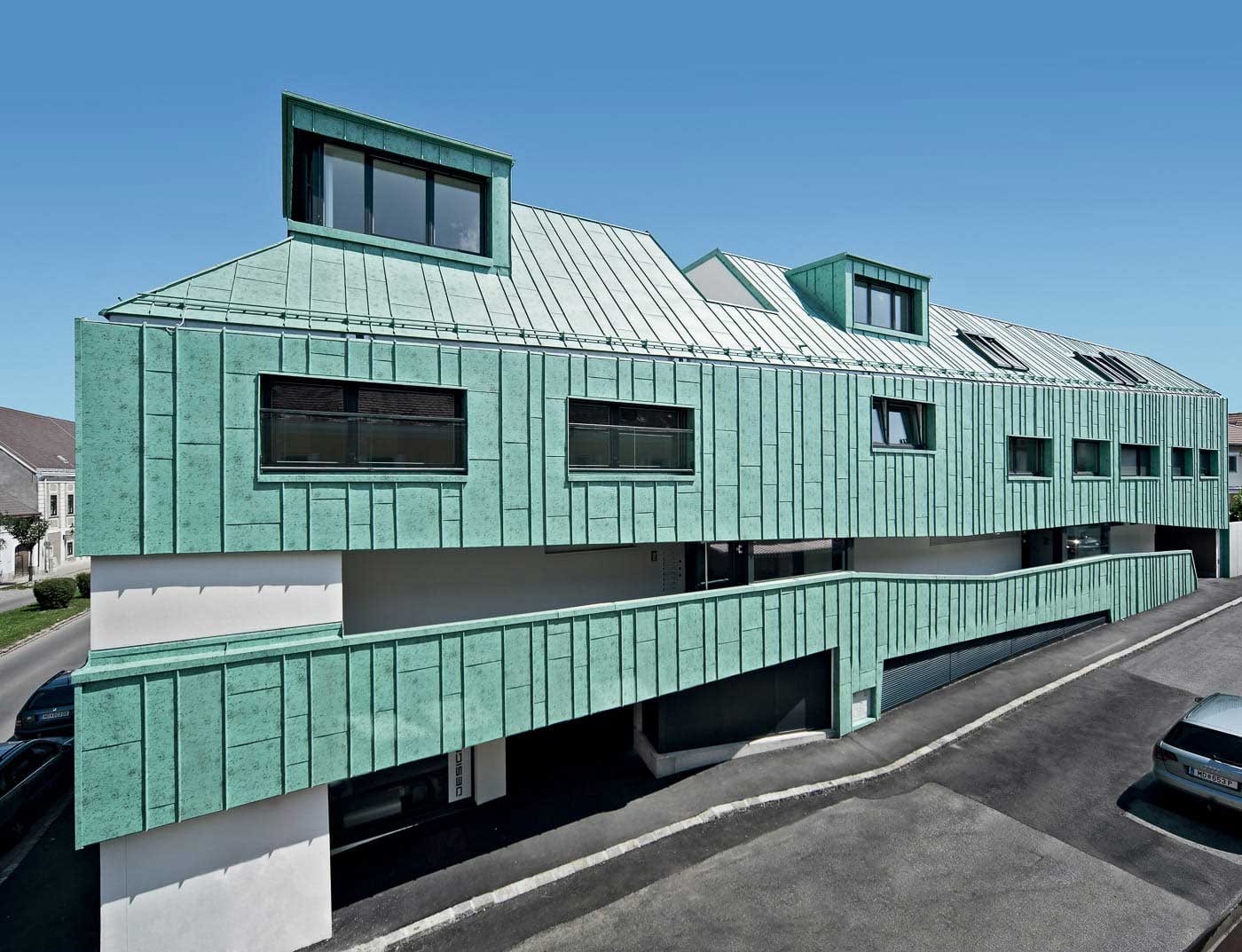 Referensobjekt PREFA Fasadsystem Fasadsystem Prefalz ® 46 P.10 patinagrön